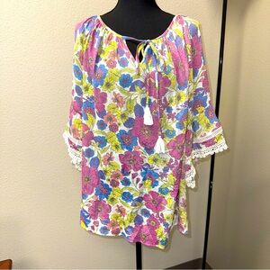 I.N. Studio Woman Floral Boho Blouse with lace accents. Size 1X